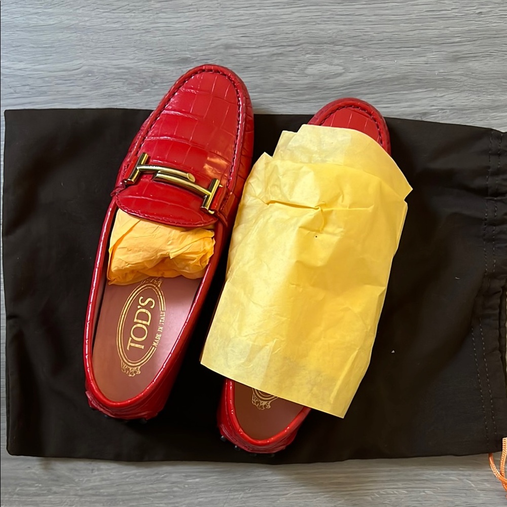Brand new TOD'S Red Leather Loafers for woman (w/o box)
